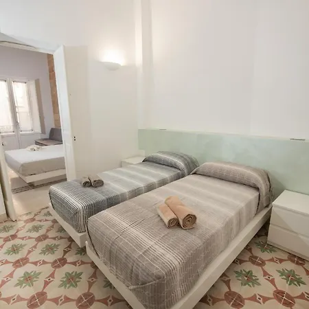 Santa Chiara Terrace Piano Rialzato Apartment *